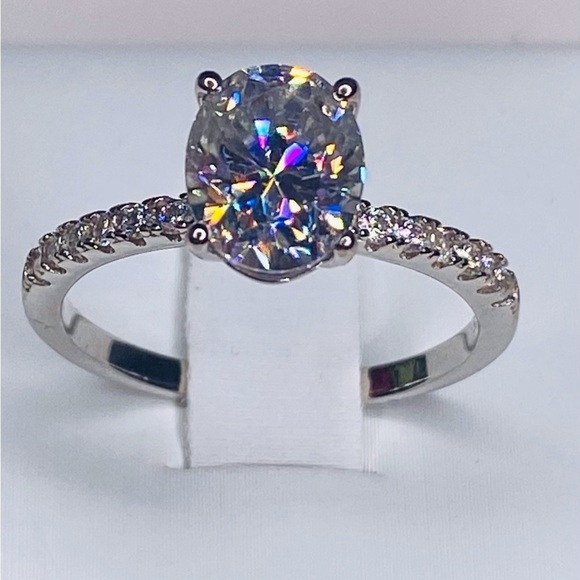 MOISSANITE OVAL TWO CARAT STONE SET IN STERLING              GRA CERTIFIED - Picture 1 of 5